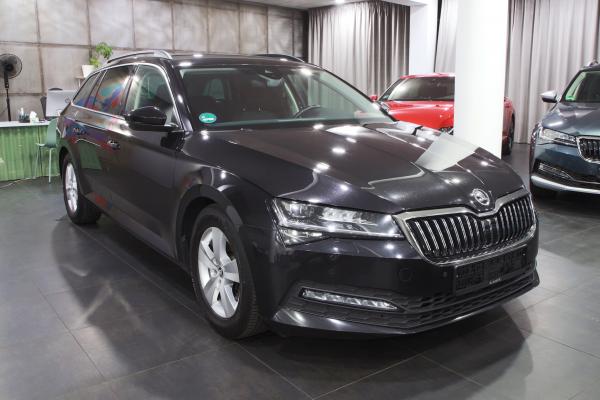 Škoda Superb 3 Combi 2.0 TDI 110kW DSG / Facelift 2020 / Matrix Led / ALU 16''+ zimní sada