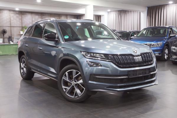 Škoda Kodiaq 2.0 TDI 147kW 4x4 DSG Sportline / Virtual cockpit / ALU 19''