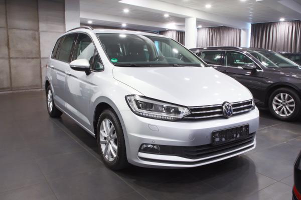 Volkswagen Touran Comfortline 2.0 TDI 110kW DSG / ALU 16''+ zimní sada