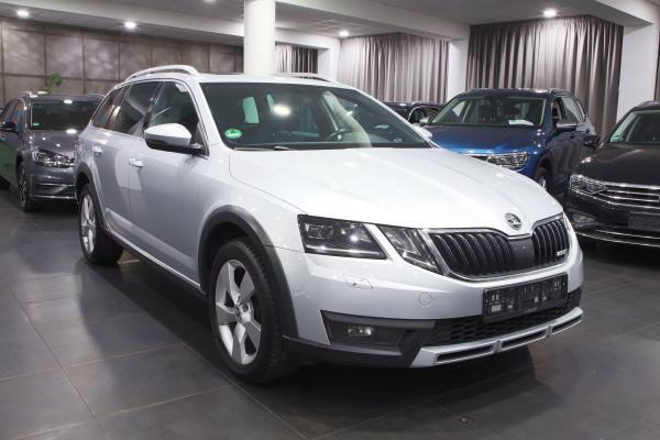 Škoda Octavia 3 Combi Scout 2.0 TDI 135kW 4x4 DSG / ALU 17''