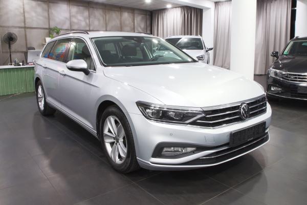 Volkswagen Passat B8 Variant Business 2.0 TDI 147kW DSG / Facelift 2020 / Matrix Led / Virtual Cockpit / ALU 17''