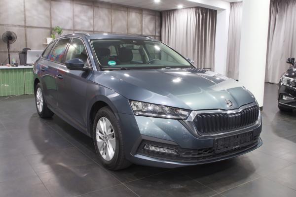 Škoda Octavia 4 Combi 2.0 TDI 110kW DSG / Virtual Cockpit / ALU 17''+ zimní sada