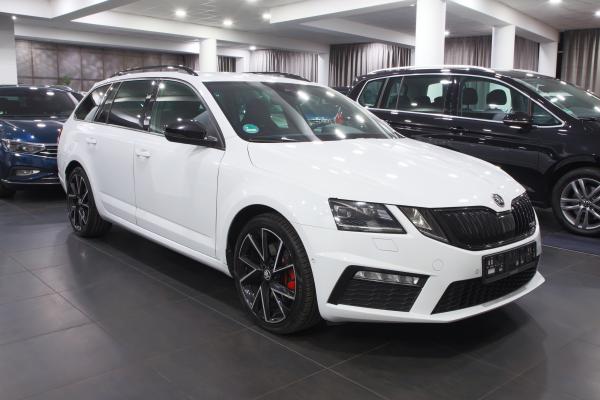 Škoda Octavia 3 RS Combi 2.0 TDI 135kW 4x4 DSG / Virtual Cockpit / ALU 18''