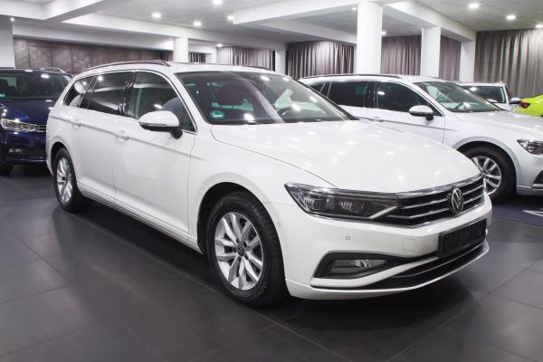 Volkswagen Passat B8 Variant Business 2.0 TDI 110kW DSG / Facelift 2020 / Matrix Led / Webasto / Virtual Cockpit / 2x sada ALU 16''