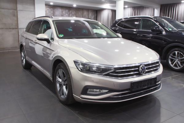 Volkswagen Passat B8 Variant Business 2.0 TDI 140kW DSG / Facelift 2020 / Matrix Led / ALU 17''