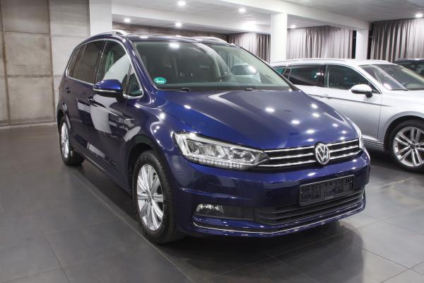 Volkswagen Touran Highline 1.5 TSI 110kW DSG / ALU 17''+ zimní sada