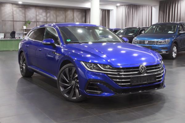 Volkswagen Arteon Shooting Brake 2.0 TDI 147kW DSG R-Line / Webasto / Virtual cockpit / ALU 20''+ ALU 17''