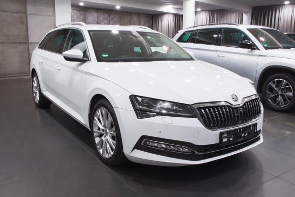 Škoda Superb 3 Combi Style 2.0 TDI 147kW DSG / Facelift 2020 / Virtual cockpit / ALU 18''