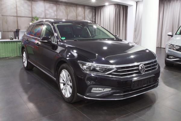 Volkswagen Passat B8 Variant Elegance 2.0 TDI 140kW DSG / Facelift 2020 / Matrix Led / Virtual Cockpit / ALU 17''