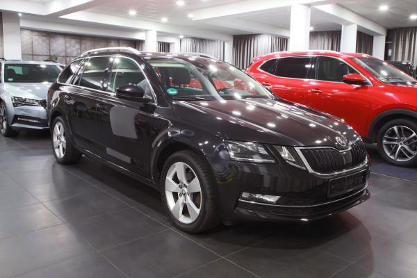 Škoda Octavia 3 Combi Style 2.0 TDI 110kW DSG / Virtual cockpit / ALU 17''+ zimní sada