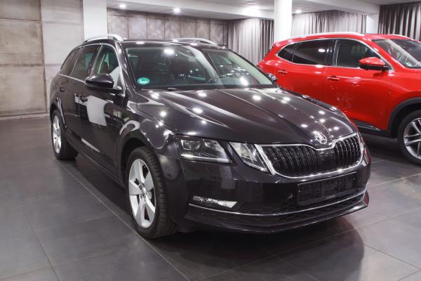 Škoda Octavia 3 Combi Style 2.0 TDI 110kW DSG / Virtual cockpit / ALU 17''+ zimní sada