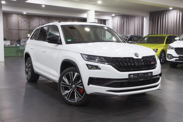 Škoda Kodiaq RS 2.0 BiTDI 176kW 4x4 DSG / Webasto / Virtual cockpit / ALU 20''