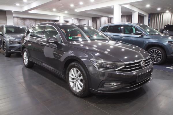 Volkswagen Passat B8 Variant Business 2.0 TDI 110kW DSG / Facelift 2020 / Matrix Led / ALU 16''+ zimní sada