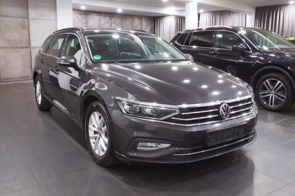 Volkswagen Passat B8 Variant Business 2.0 TDI 110kW DSG / Facelift 2020 / Matrix Led / ALU 16''+ zimní sada