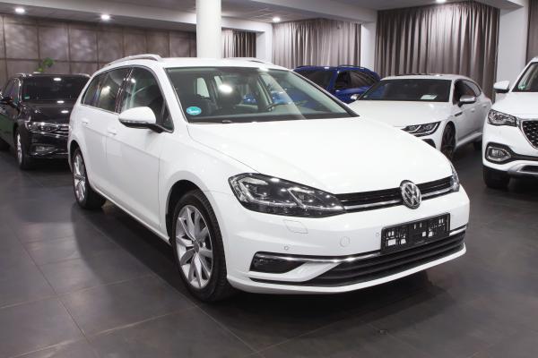 Volkswagen Golf 7 Variant Highline 2.0 TDI 110kW DSG / ALU 17''+ ALU 16''