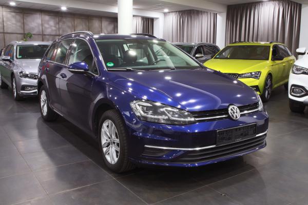 Volkswagen Golf 7 Variant Comfortline 2.0 TDI 110kW DSG / ALU 16''+ zimní sada