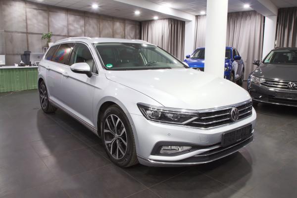 Volkswagen Passat B8 Variant Elegance 2.0 TDI 140kW DSG / Facelift 2020 / Matrix Led / Virtual Cockpit / ALU 17'' + zimní sada