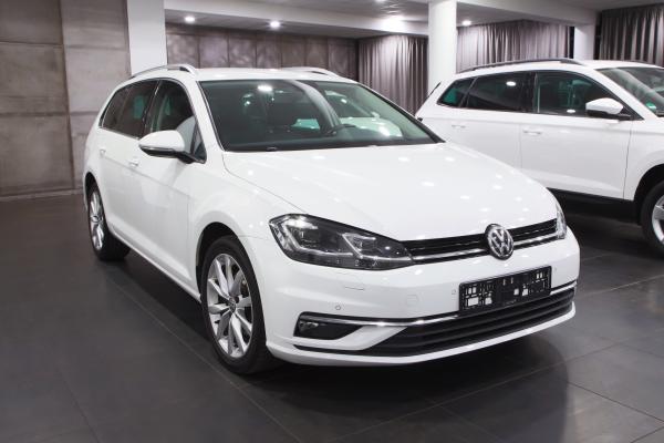 Volkswagen Golf 7 Variant Highline 2.0 TDI 110kW DSG / ALU 17''