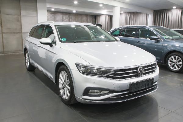 Volkswagen Passat B8 Variant Elegance 2.0 TDI 110kW DSG / Facelift 2020 / Matrix Led / ALU 17''