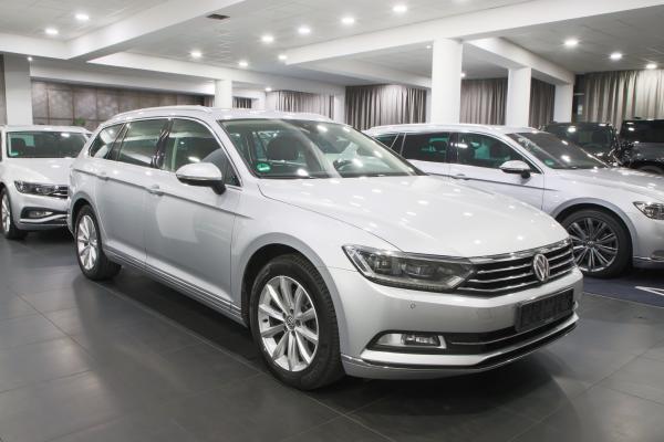 Volkswagen Passat B8 Variant Highline 2.0 TDI 110kW DSG / ALU 17'' +  ALU 16''