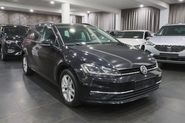 Volkswagen Golf 7 Variant Comfortline 2.0 TDI 110kW DSG / ALU 16''+ zimní sada