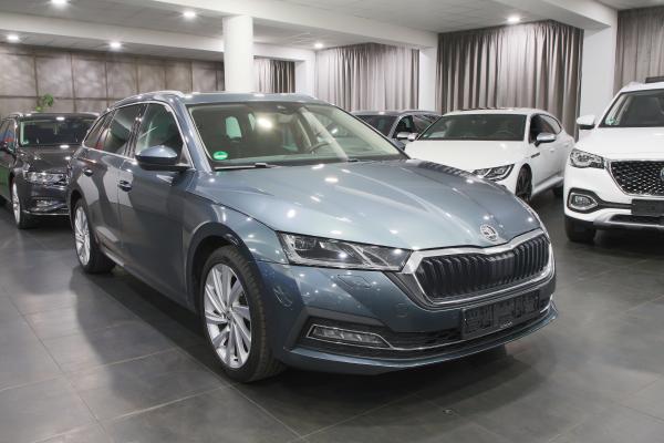 Škoda Octavia 4 Combi Style 2.0 TDI 110kW DSG / Virtual cockpit / Matrix Led /  ALU 18''