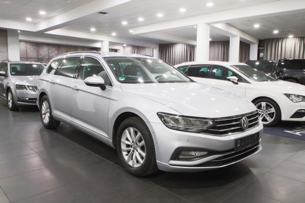 Volkswagen Passat B8 Variant Business 2.0 TDI 110kW DSG / Facelift 2020 / Webasto / ALU 16''