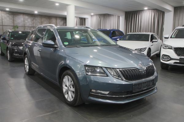 Škoda Octavia 3 Combi Style 2.0 TDI 110kW DSG / Webasto / ALU 16''