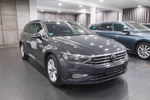 Volkswagen Passat B8 Variant Business 2.0 TDI 110kW DSG / Facelift 2020 / Matrix Led / Virtual Cockpit / 2x sada ALU 17''