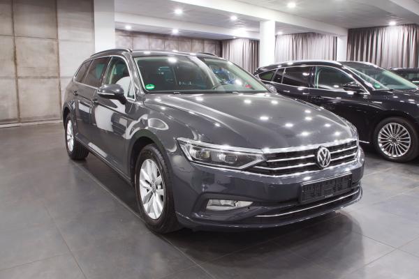 Volkswagen Passat B8 Variant Business 2.0 TDI 110kW DSG / Facelift 2020 / Matrix Led / Virtual cockpit / 2x sada ALU 16''