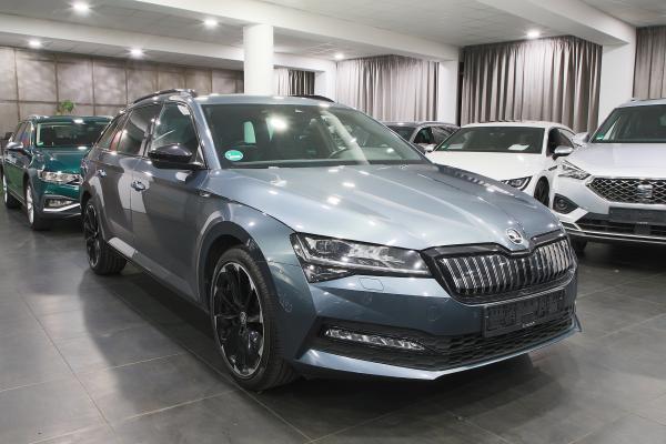 Škoda Superb 3 iV Combi 1.4 eTSI 160kW DSG Sportline / Facelift 2020 / Virtual Cockpit / ALU 19''