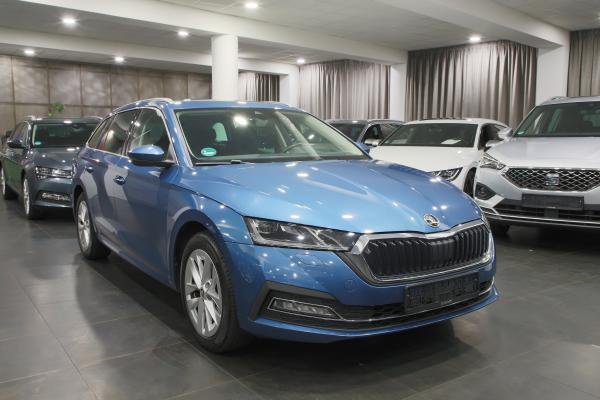 Škoda Octavia 4 Combi Style 2.0 TDI 110kW DSG / Webasto / Virtual Cockpit / Matrix Led / ALU 17''+ ALU 16''