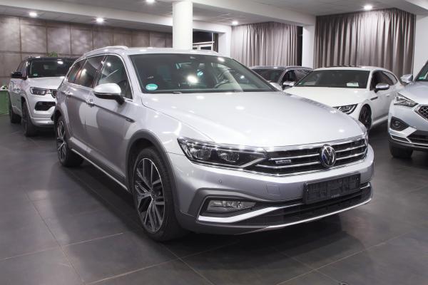 Volkswagen Passat B8 Variant Alltrack 4Motion 2.0 TDI 147kW 4x4 DSG / Facelift 2020 / Matrix Led / ALU 19''