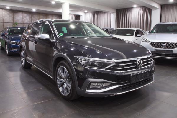 Volkswagen Passat B8 Alltrack Variant 4Motion 2.0 TDI 140kW 4x4 DSG / Facelift 2020 / Matrix Led / ALU 18''+ ALU 17''