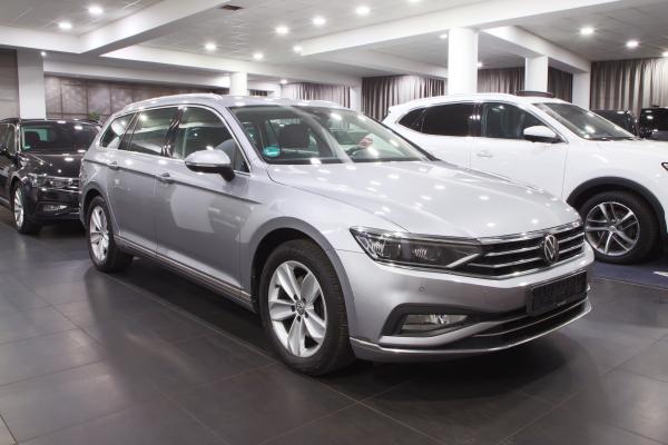 Volkswagen Passat B8 Variant Elegance 2.0 TDI 110kW DSG / Facelift 2020 / Matrix Led / ALU 17''+ ALU 16''