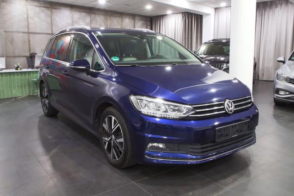 Volkswagen Touran Highline 2.0 TDI 110kW DSG / ALU 17''