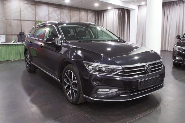 Volkswagen Passat B8 Variant Elegance 2.0 TDI 110kW DSG / Facelift 2020 / Matrix Led / Virtual Cockpit / ALU 17''