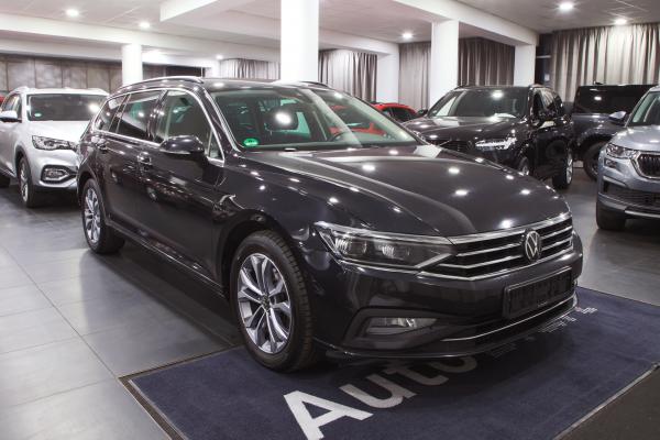 Volkswagen Passat B8 Variant Business 2.0 TDI 110kW DSG / Facelift 2020 / Matrix Led / Virtual Cockpit / ALU 17'' + zimní sada