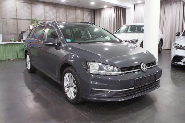 Volkswagen Golf 7 Variant Comfortline 2.0 TDI 110kW DSG / ALU 16''+ zimní sada