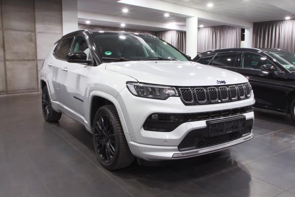 Jeep Compass 1.3 PHEV 176kW 4x4 Aut. / Virtual cockpit / ALU 19''