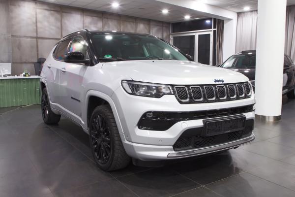 Jeep Compass 1.3 PHEV 176kW 4x4 Aut. / Virtual cockpit / ALU 19''