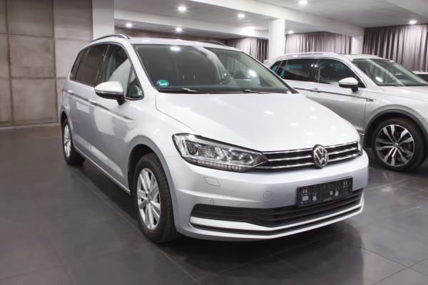 Volkswagen Touran Comfortline 2.0 TDI 85kW DSG / Webasto / ALU 17''+ zimní sada