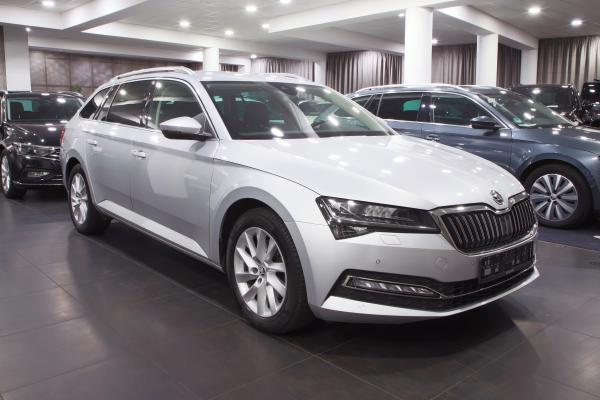 Škoda Superb 3 Combi Style 2.0 TDI 110kW DSG / Facelift 2020 / Matrix Led / Virtual Cockpit / ALU 17''