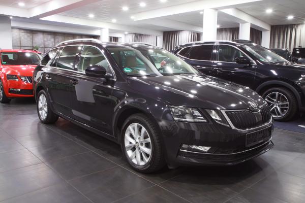 Škoda Octavia 3 Combi Style 2.0 TDI 110kW DSG / 2x sada ALU 16''