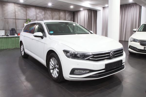 Volkswagen Passat B8 Variant Business 2.0 TDI 110kW DSG / Facelift 2020 / Matrix Led / Virtual Cockpit / 2x sada ALU 16''