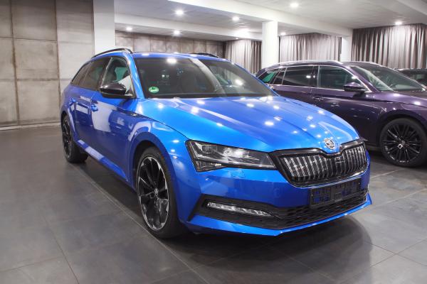 Škoda Superb 3 iV Combi Sportline 1.4 eTSI 160kW DSG / Facelift 2020 / Matrix Led / Webasto / Virtual Cockpit / ALU 19''