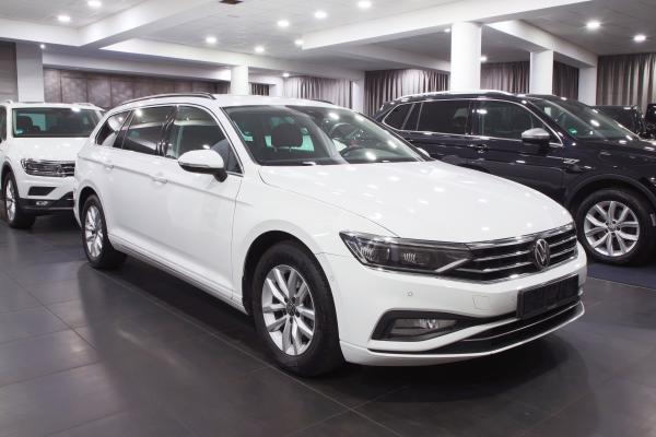 Volkswagen Passat B8 Variant Business 2.0 TDI 110kW DSG / Facelift 2020 / Matrix Led / Virtual Cockpit / ALU 16''+ zimní sada