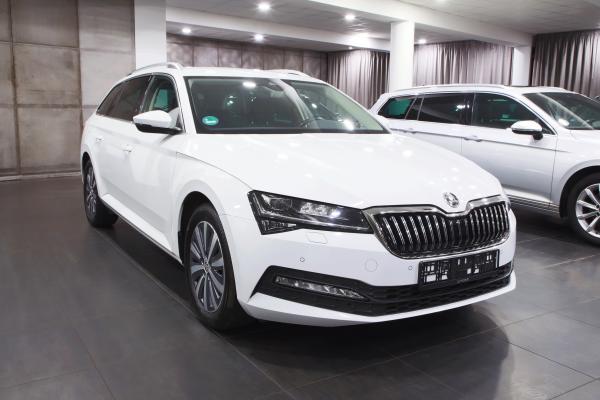 Škoda Superb 3 Combi 2.0 TDI 110kW DSG Facelift 2020 / Matrix Led / ALU 17''+ ALU 16''