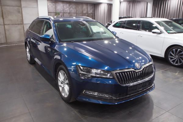 Škoda Superb 3 Combi Style 2.0 TDI 110kW DSG / Facelift 2020 / Matrix Led / Webasto / Virtual Cockpit / ALU 17''