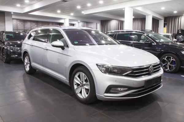 Volkswagen Passat B8 Variant Business 4Motion 2.0 TDI 147kW 4x4 DSG / Facelift 2020 / Matrix Led / Virtual Cockpit / ALU 17''